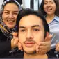 Potret Rizky Nazar Bareng Keluarga Usai Bebas dari Panti Rehab (Sumber: YouTube/Rizkina Nazar)