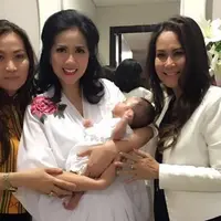 Venna Melinda bersama Vania (Instagram/@venna.melinda)