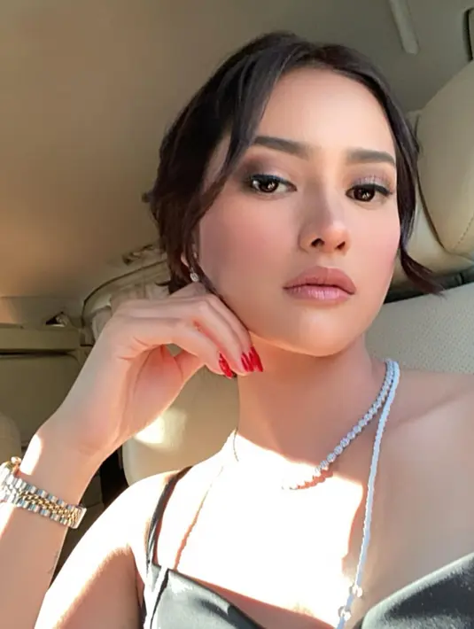 Hingga berita ini diunggah, pihak Devina Kirana sendiri belum memberikan klarifikasi dan pernyataan perihal tudingan dari netizen perihal menjadi selingkuhan Rizky Billar. (FOTO: instagram.com/kiranadevina/)