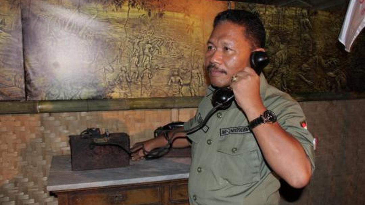 Beragam kostum pejuang di Festival Malang Kembali 2012