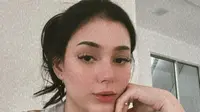 Yasmine Ow Kenakan Hijab Hadiri Sidang Cerai dengan Aditya Zoni, Mohon Doa Agar Istiqomah
