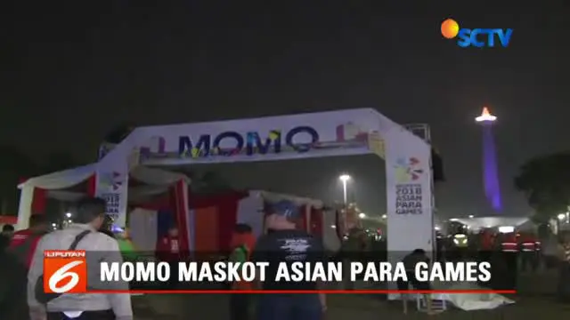 Momo si maskot Asian Para Games ini juga mengenakan pakaian khas budaya betawi lengkap dengan sabuk betawi yang biasa menandakan sang jawara.
