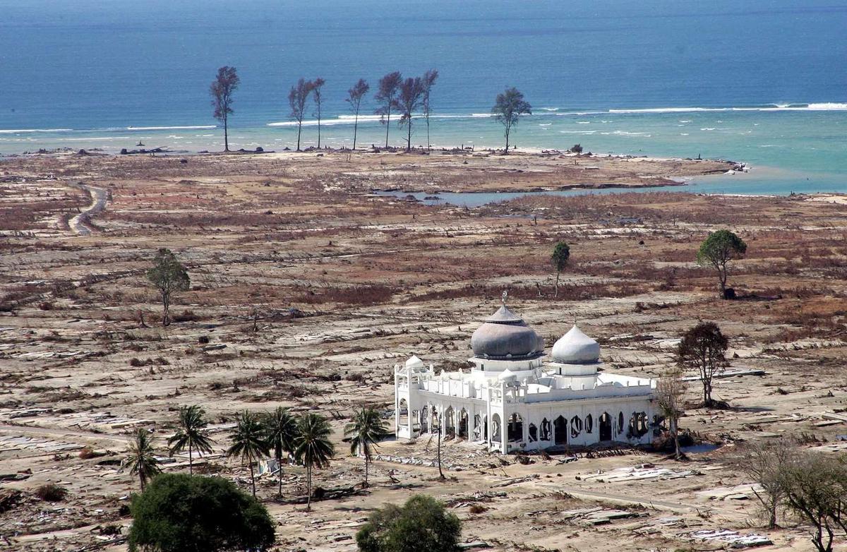 Potret Pilu Kehancuran Akibat Tsunami Aceh 20 Tahun Lalu