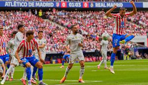 Real Madrid menelan kekalahan 2-5 dari Atletico Madrid pada laga pekan ketujuh La Liga di&nbsp;Riyadh Air Metropolitano, Sabtu (28/9/2025) malam WIB. (AP Photo/Manu Fernandez)
