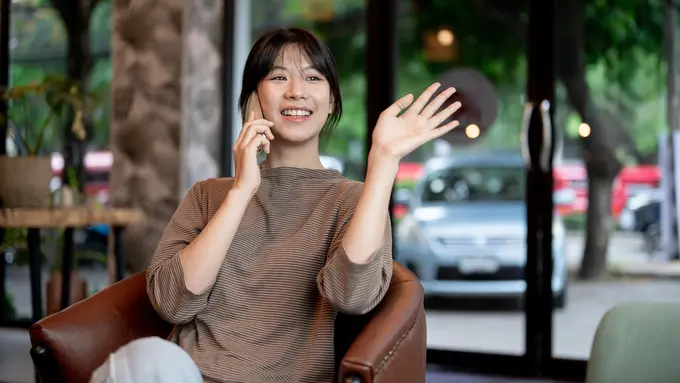 wanita agustus yang membuat orang mendekatinya