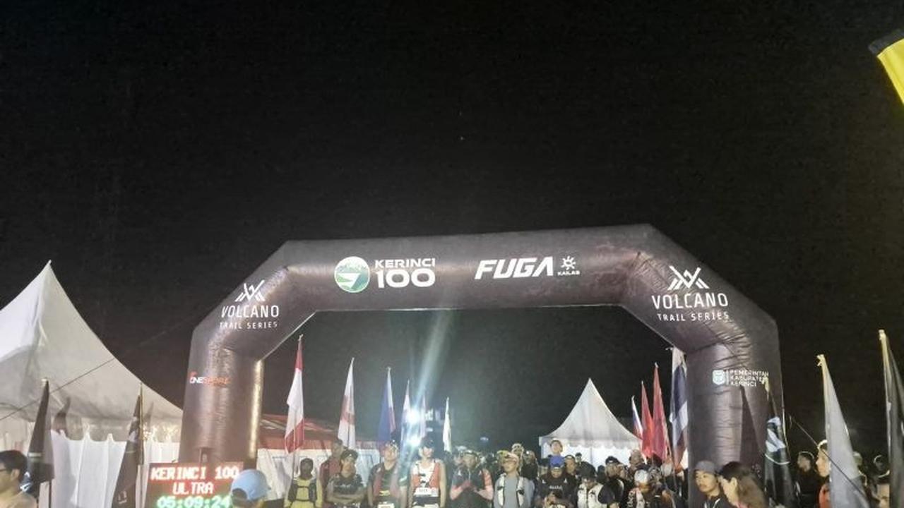 Kejuaraan Lari Lintas Alam Kerinci100: 12 Negara Taklukkan Gunung Berapi Tertinggi di Indonesia