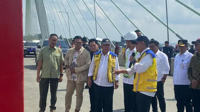 Presiden Joko Widodo atau Jokowi mengajak mantan Gubernur Jawa Barat Ridwan Kamil untuk mengecek progres pembangunan Ibu Kota Nusantara (IKN) Kalimantan Timur, Rabu (1/11/2023).