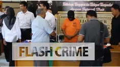 Seorang guru olahraga di Jombang Jawa Timur, ditangkap polisi karena mencabuli 8 siswa SMP. Dalam menjalankan aksinya, tersangka merayu korban dengan iming-iming dibelikan baju futsal dan HP .