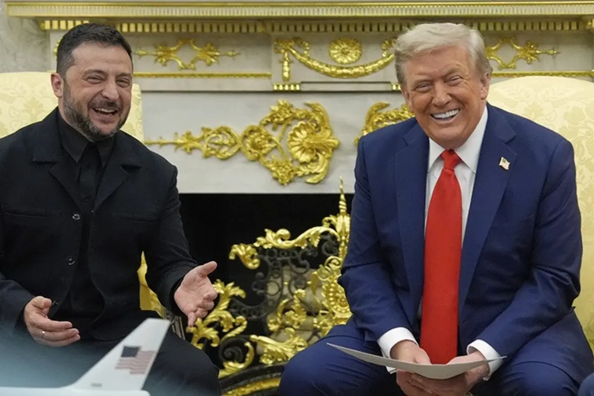 Presiden Amerika Serikat Donald Trump dan Presiden Ukraina Volodymyr Zelenskyy dalam pertemuan di Gedung Putih, Senin (18/8/2025).