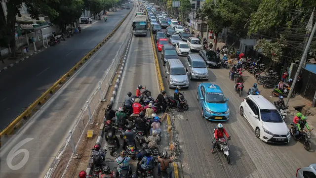 20150925-Razia Jalur Busway-Jakarta