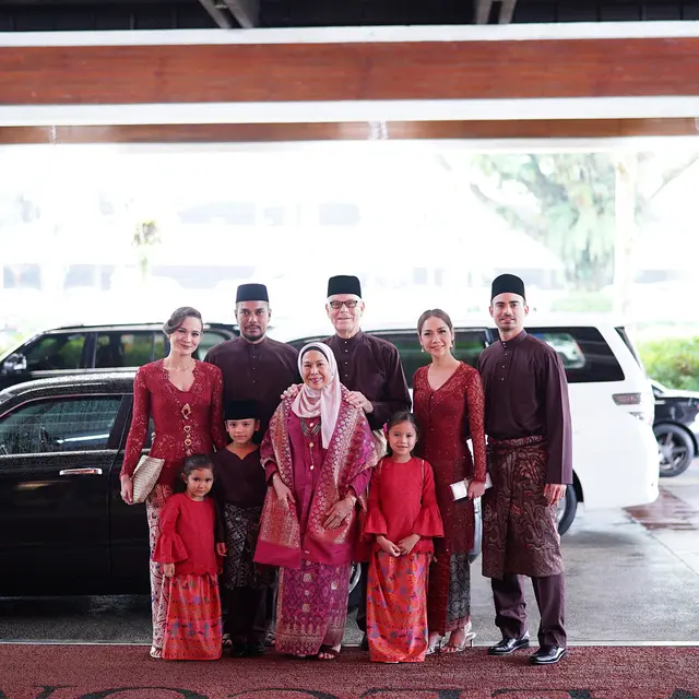 Ungkap Curahan Duka, Ini 6 Kenangan Manis Ayah dan Mendiang Ashraf Sinclair