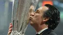 Sementara itu, gelar ini menjadi spesial untuk Unai Emery setelah dirinya berhasil mencatatkan nemanya sebagai salah satu pelatih tersukses dalam sejarah Liga Europa. Gelar bersama Aston Villa menjadi trofi kelimanya di kompetisi tersebut. (AP Photo)