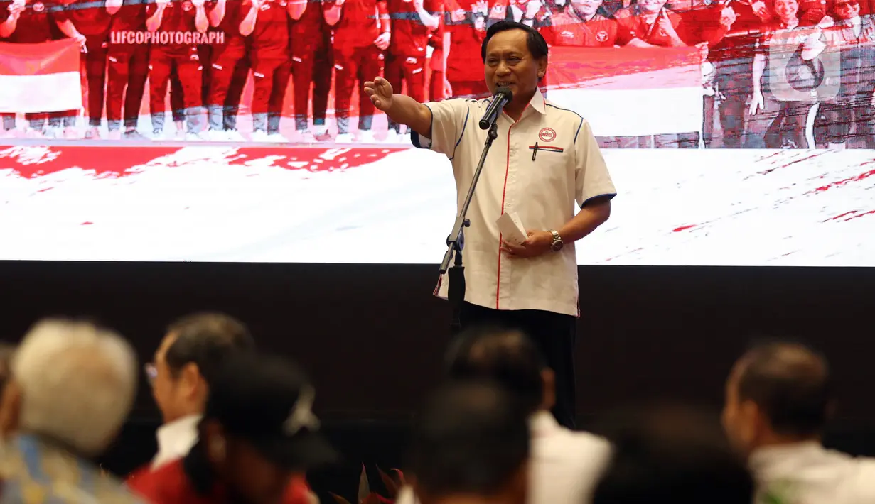 Ketua Umum PP PBVSI Imam Sudjarwo memberi apresiasi setinggi langit kepada Timnas Voli Indonesia menyusul prestasi mentereng yang mereka catatkan dalam ajang SEA Games 2023 Kamboja. (Liputan6.com/Johan Tallo)