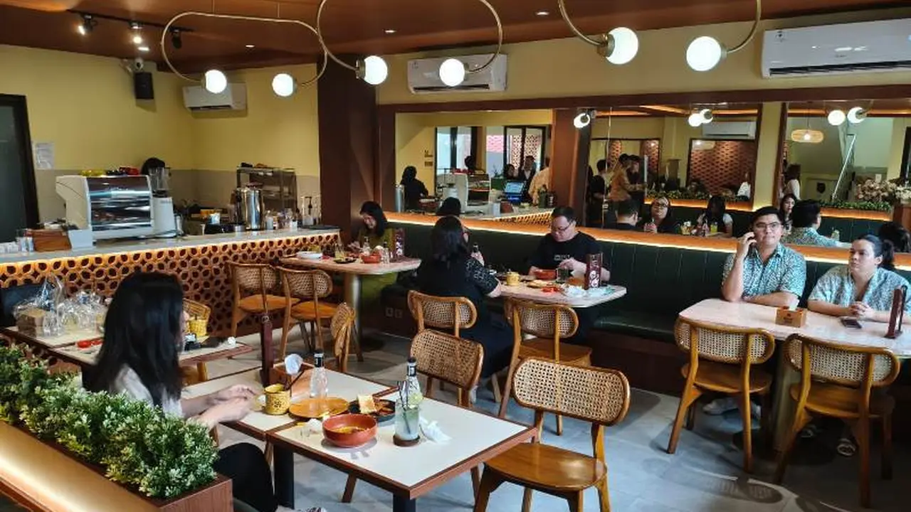 Menikmati Pisang Goreng Madu dan Secangkir Kopi di Kafe Kawasan Bintaro