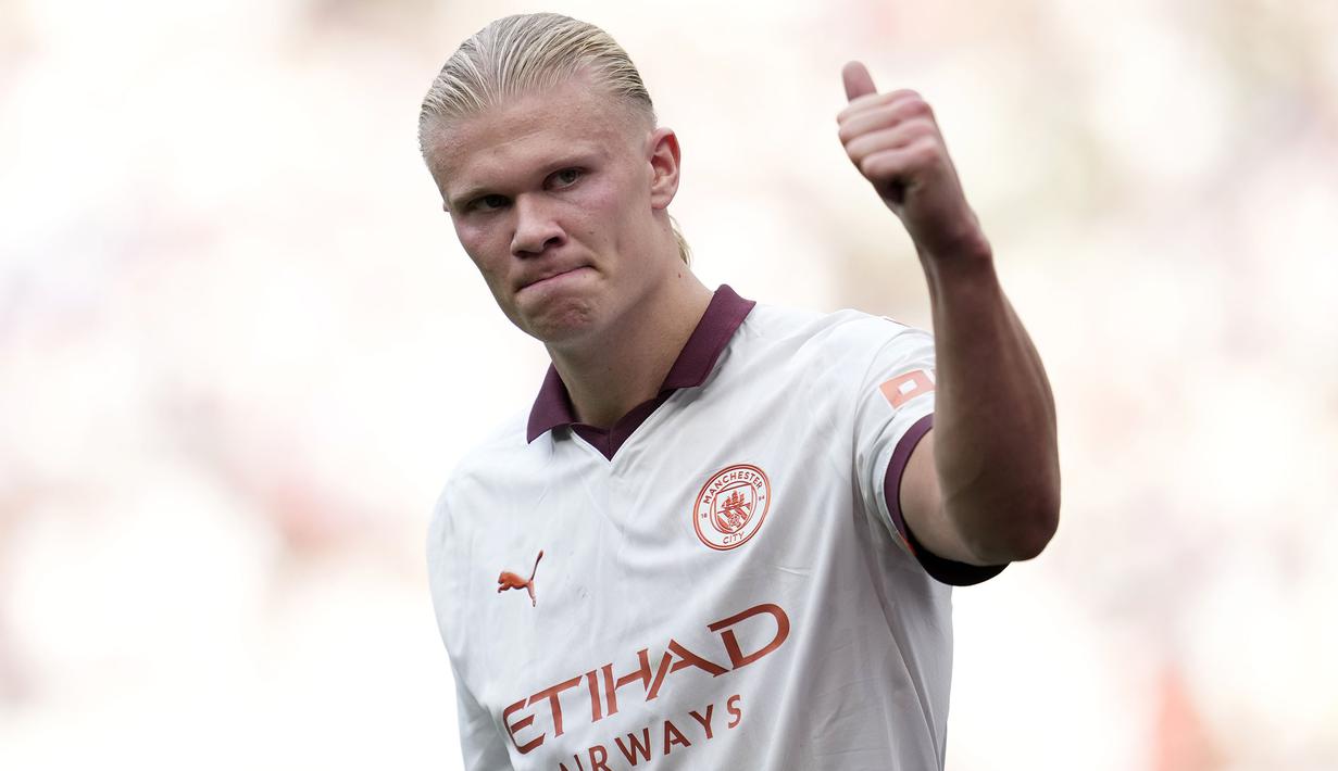 <p>Ketajaman Erling Haaland masih berlanjut bersama Manchester City dalam 5 laga awal Premier League Liga Inggris 2023/2024. Pada pekan kelima, Manchester City yang bertandang ke markas West Ham United di London Stadium, London, Sabtu (16/9/2023) malam WIB, sukses membungkam The Hammers dengan skor 3-1. Salah satu gol The Citizens dicetak Erling Haaland yang kini total telah mencetak 7 gol dan sementara memuncaki daftar top skor sementara sekaligus menempatkan timnya kukuh di puncak klasemen dengan poin sempurna 15. (AP Photo/Kin Cheung)</p>