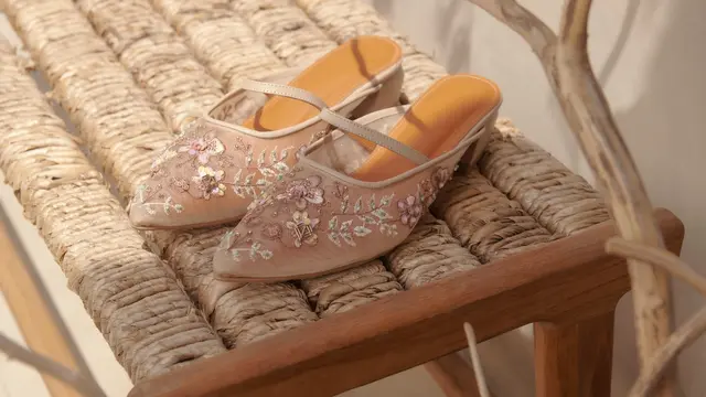 Sepatu dan Tas Perempuan. dok. VAIA