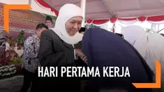 Gubernur Jawa Timur, Khofifah Indar Parawangsa memastikan bahwa tidak ada ASN Pemprov Jatim yang tidak hadir di hari pertama kerja setelah liburan lebaran berakhir.