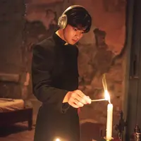 Di adaptasi dari webtoon, di sini Cha Eun Woo akan memerankan Yohan sang pengusir iblis. Yohan diadopsi di luar negeri ketika lahir, ia menerima panggilan Tuhan dan menjadi pengusir iblis termuda.  [Foto: Prime Video]