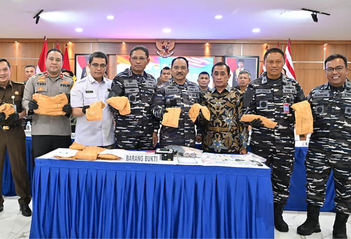 FOTO: TNI AL Gagalkan Penyelundupan 10 Kg Sabu di Pelabuhan Tanjung Priok