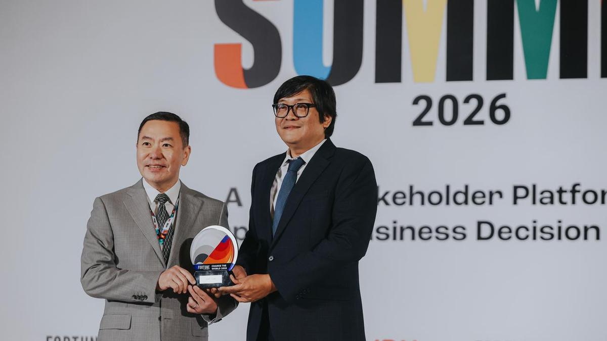 Program Kacamata Katarak Kongenital Optik Tunggal Raih Change The World 2025