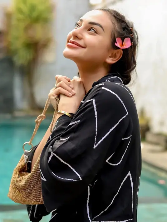 <p>Rupanya, pernikahan Nora Alexandra dengan Jerinx SID bukanlah yang pertama. Sebelumnya, Nora sempat menikah dengan aktor Malaysia adik Miller Khan, Aliff Alli Khan pada September 2016 dan resmi bercerai pada 17 Juli 2017. (Instagram/ncdpapl)</p>