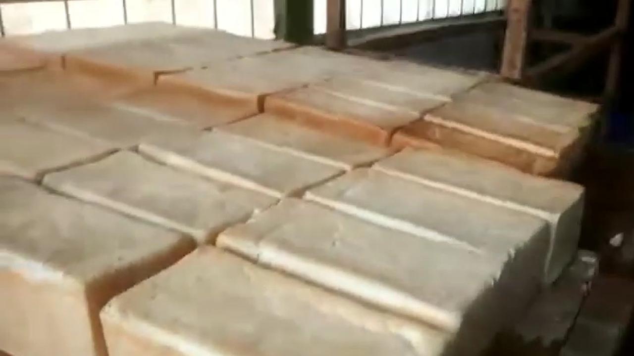 Sentra roti Babakan Rahayu Bandung
