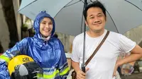 Zaskia Adya Mecca Naik Motor Hujan-hujanan, Ini yang Pertama Terbayang di Pikiran