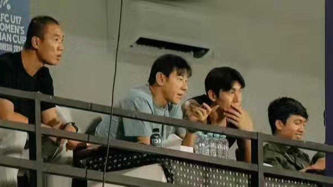 Potret Shin Tae-yong Nonton Liga 1 Bersama Staf, Ternyata 3 Hari Sebelumnya PSSI Sudah Wawancara Pelatih Baru