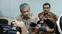 Hayono Isman juga bantah Wisma Kosgoro terima 2 kali teguran dari Pemprov DKI Jakarta.