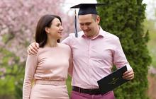 10 Inspirasi Baju Wisuda Keluarga Warna Pastel Terbaru, Desain Stylish dan Variatif