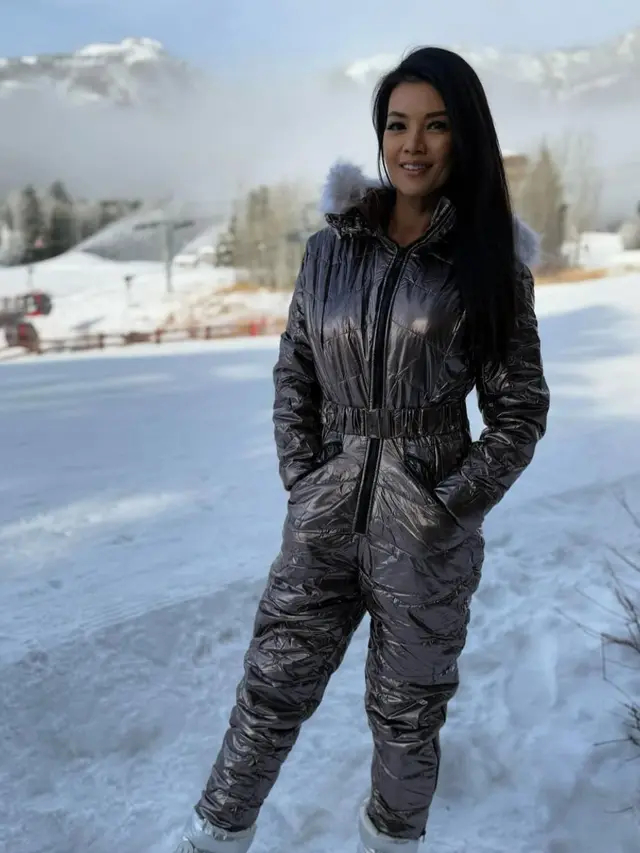 Potret Farah Quinn dan Keluarga Nikmati Liburan Musim Dingin (credit: https://www.instagram.com/farahquinnofficial/)