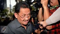 Jaksa Agung Muda Intelijen, Adi Toegarisman saat tiba di KPK, Jakarta, Kamis (31/3). Kedatangan Adi untuk mengkonfirmasi pada KPK terkait OTT terhadap oknum jaksa dari Kejaksaan Tinggi DKI Jakarta. (Liputan6.com/Helmi Afandi)