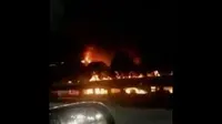 Segmen 1: Mobil Sedan Terbakar hingga Demo Petani Cor Kaki