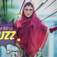 Hal lumrah jika para selebritis memiliki fans club. Namun, apa jadinya jika penggemar malah merepotkan sang idola?