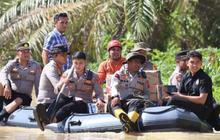 VIDEO: Diperintah Prabowo, Gerak Cepat Kapolri Terjunkan Personel & Helikopter Tangani Banjir Sumut