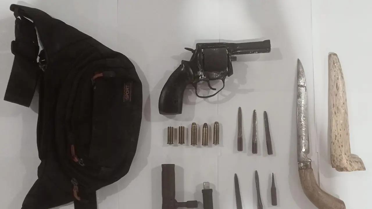 Barang bukti senjata api yang digunakan Begal untuk melawan polisi saat diringkus.