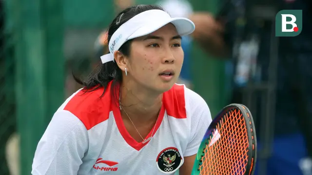 Foto: Aksi Aldila Pimpin Tim Tenis Beregu Putri Indonesia Rebut Emas SEA Games 2023, Comback Manis setelah Tertinggal di Partai Pertama