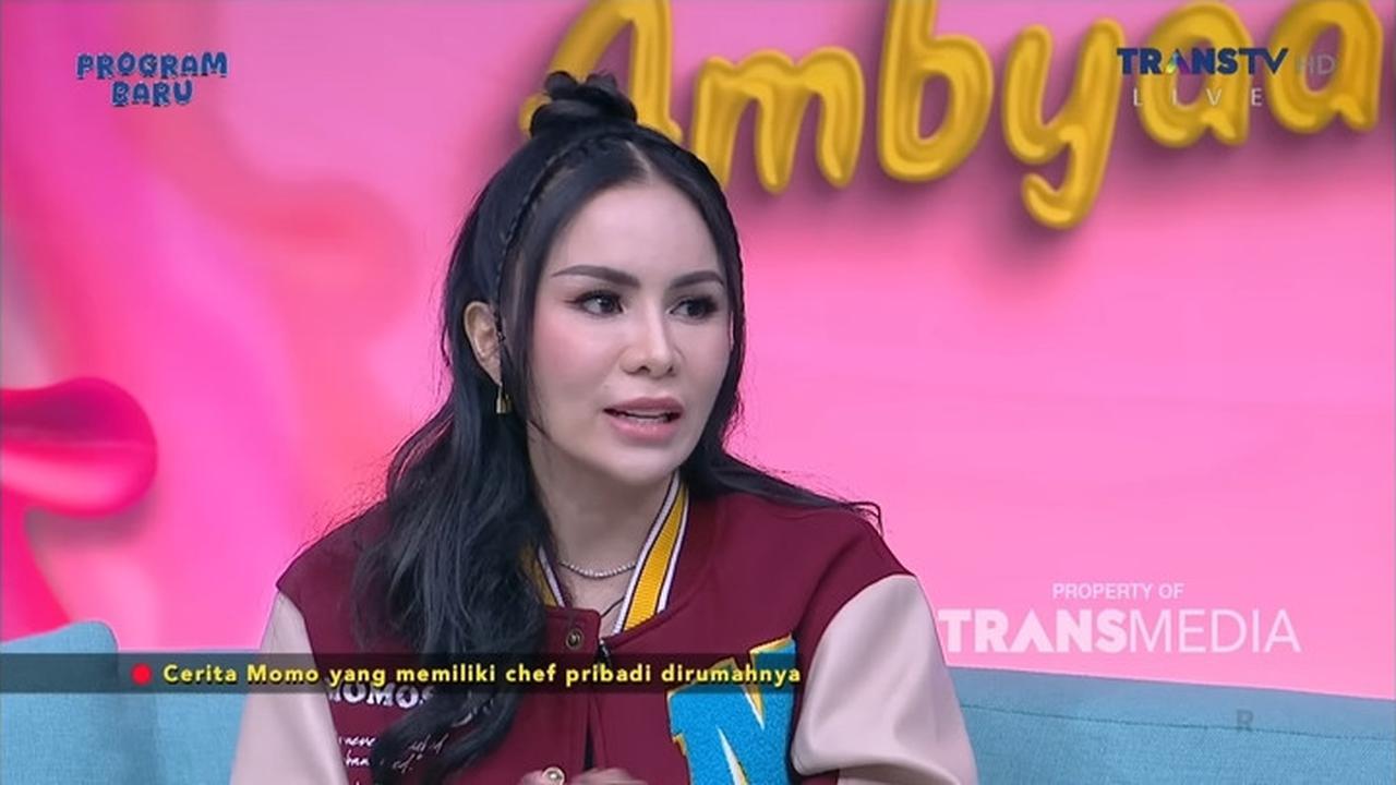 Potret Momo Eks Geisha Cerita Punya Chef Pribadi di Rumahnya,  Ada Menu Japanese Hingga Barat