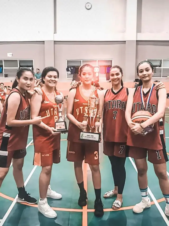 Potret Maudy Koesnaedi Tanding Basket (sumber: instagram/maudykoesnaedi)