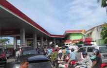 Duduk Perkara Antrean BBM di Singkawang dan Bengkayang Kalbar, Warga Panic Buying Gara-Gara Hal Ini