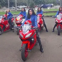 Ochi Rosdiana tampil sebagai anggota geng motor cewek di Anak Langit. (Via: instagram.com/ochi24)
