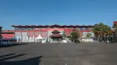 Kondisi Stadion I Wayan Dipta di Gianyar, Bali, Rabu (5/8/2026), sehari menjelang laga final Piala Presiden 2026. Hamparan rumput hijau yang terawat berpadu dengan langit biru cerah menambah kemegahan stadion yang akan menjadi arena final Persebaya Surabaya melawan Persib Bandung serta perebutan tempat ketiga antara Persija Jakarta dan Arema FC. (KLY/Budy Santoso)