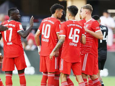 Pemain baru Sadio Mane dan Matthijs de Ligt menjalani debut yang manis bersama Bayern Munchen. (Rob Carr/Getty Images/AFP)