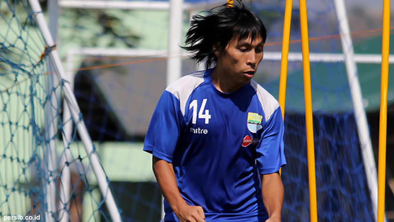 asri-akbar-persib-130630c.jpg