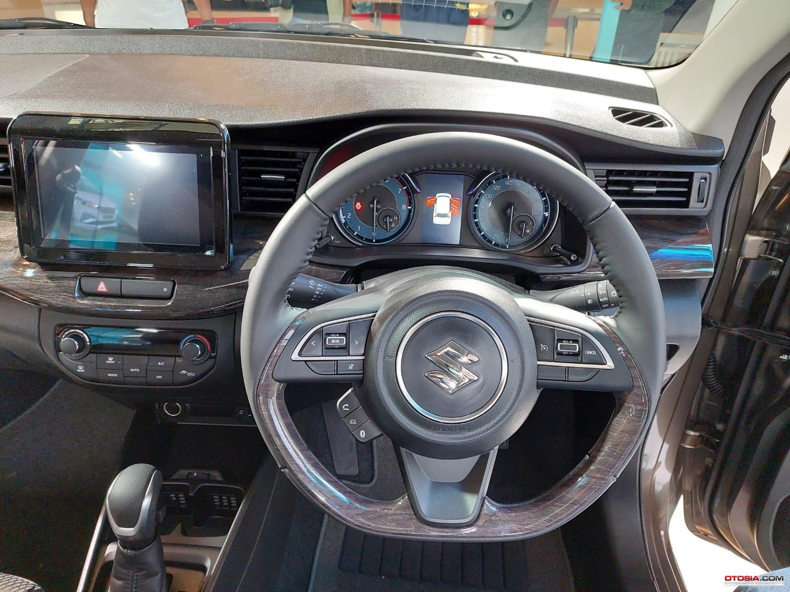 Interior Suzuki Ertiga Sport Hybrid (Otosia.com/Nazar Ray)