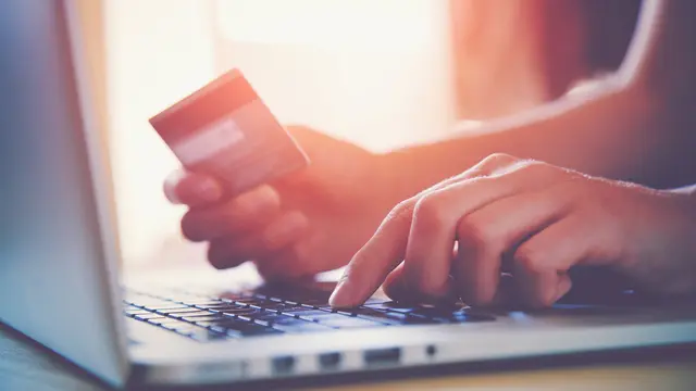 Hadirkan Sederet Fitur dan Inovasi Canggih, Siapa e-Commerce yang Paling Unggul?