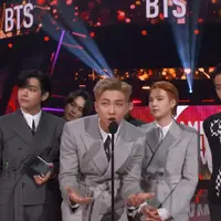 [Foto: Twitter @AMAs]