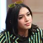 Selebgram, Millen Cyrus saat menjadi bintang tamu dalam acara Dear Haters di Liputan6.com, SCTV Tower, Jakarta, Kamis (12/10). (Liputan6.com/Fatkhur Rozaq)