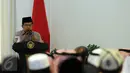 Wapres Jusuf Kalla membacakan pidato penutup musabaqoh hafalan Al Quran dan Hadits di Istana Wakil Presiden, Jakarta, Kamis (21/4/2016). 150 peserta dari 25 negara mengikuti acara yang digelar di Masjid Istiqlal. (Liputan6.com/Helmi Fithriansyah)