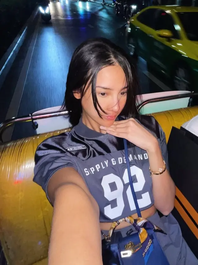 5 Potret Anya Geraldine Pamer Gaya Liburan ke Bangkok, Pakai Outfit Apapun Terlihat Menarik (credit: instagram.com/anyageraldine).